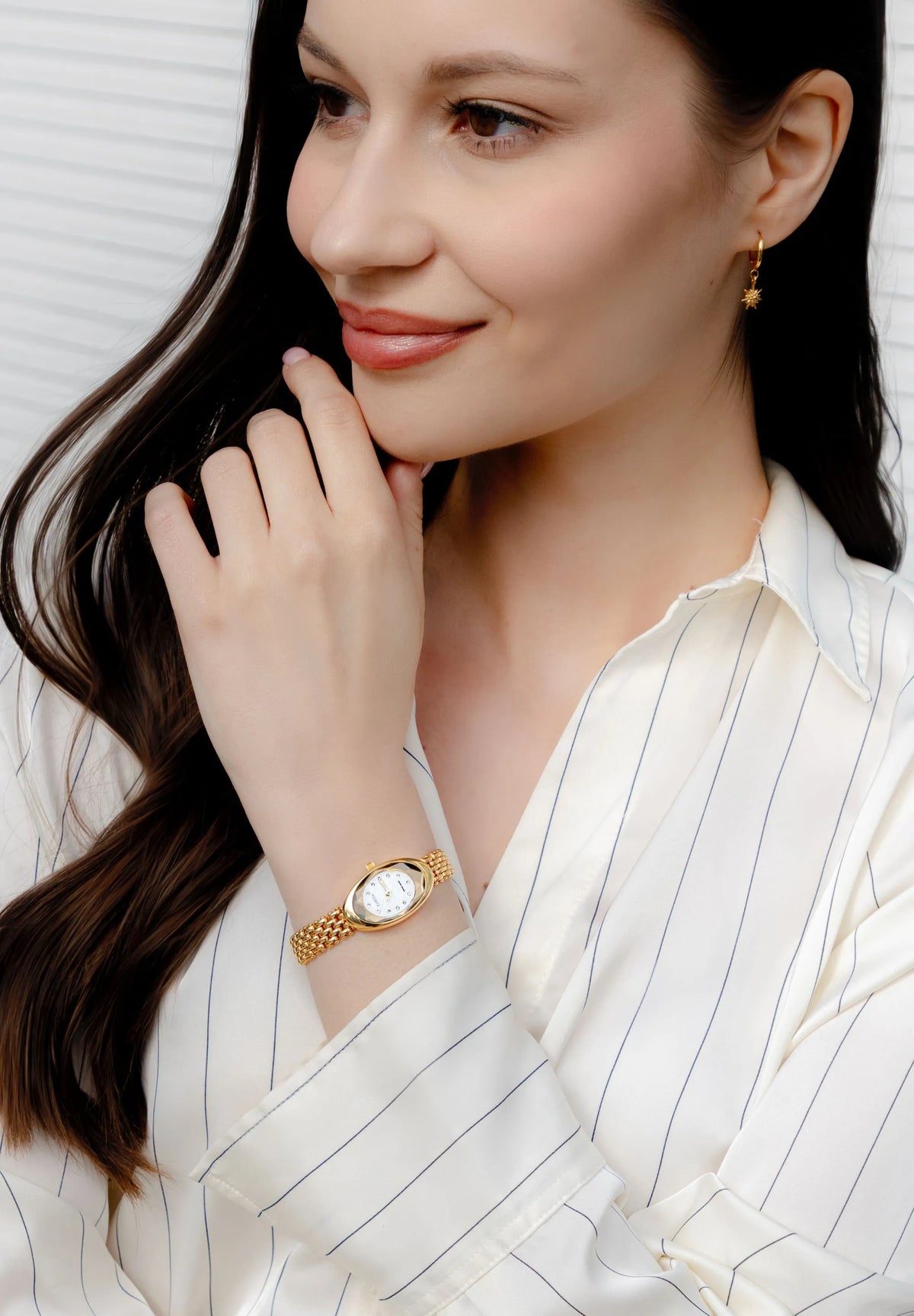 Facet Oval Petite